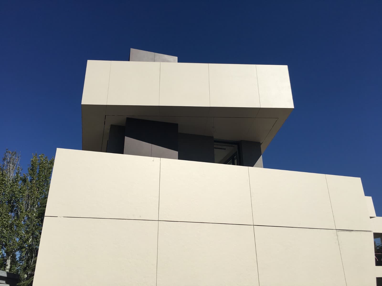 Obra-nueva-fachada-ventilada-hortaleza-01