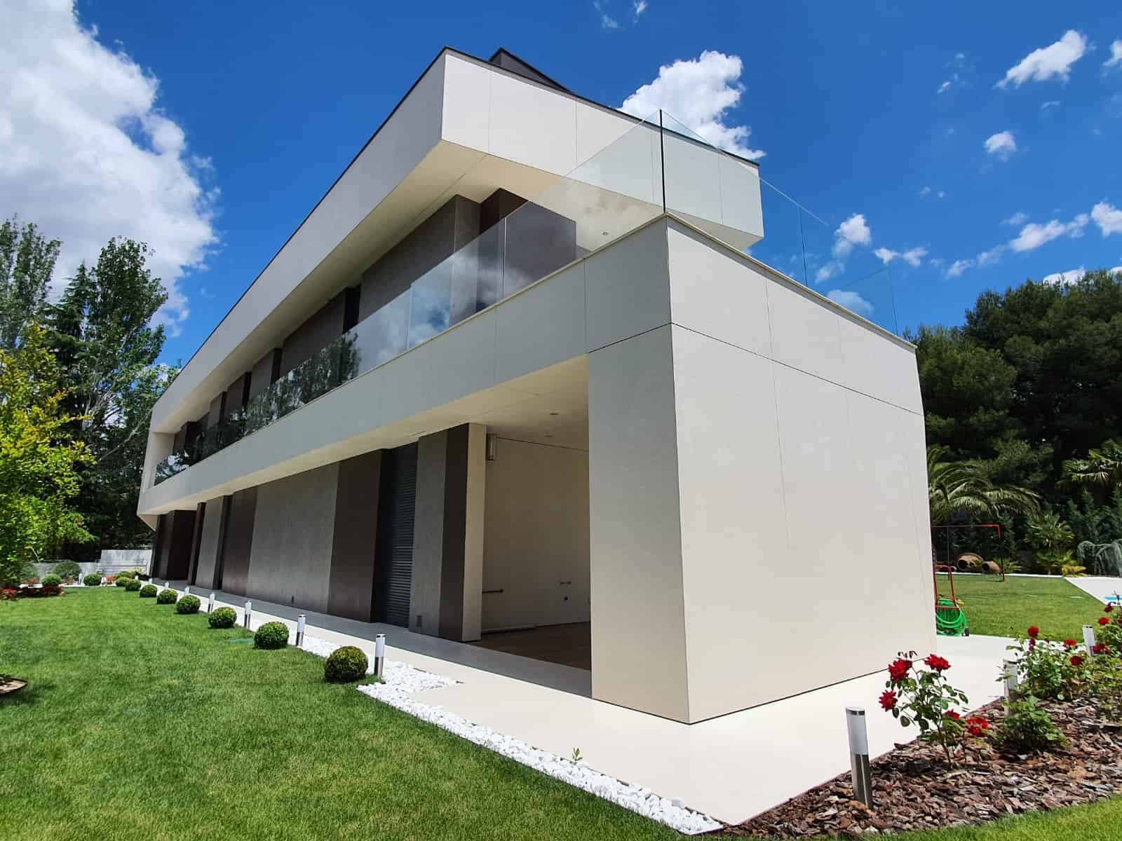 Obra-nueva-fachada-ventilada-hortaleza-05