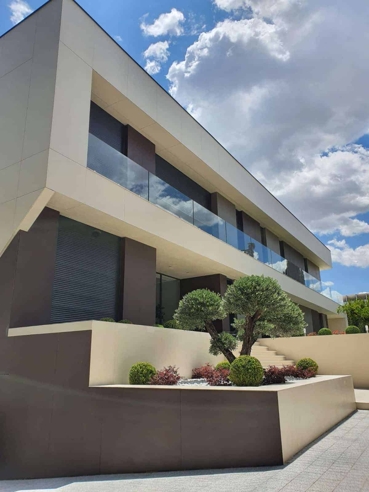 Obra-nueva-fachada-ventilada-hortaleza-10